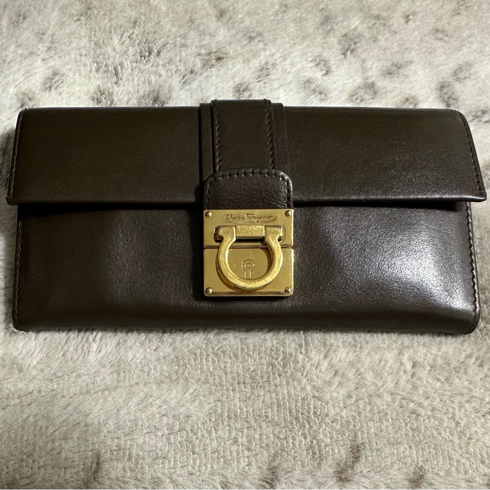 Iconic Salvatore Ferragamo Brown Leather Wallet. Very gently used, minor wear.